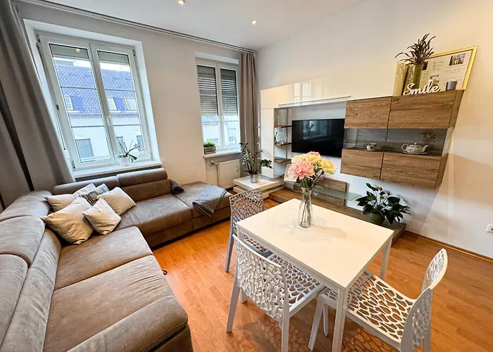 Gorgeous City Center Apartment In Bratislava With Free Parking
