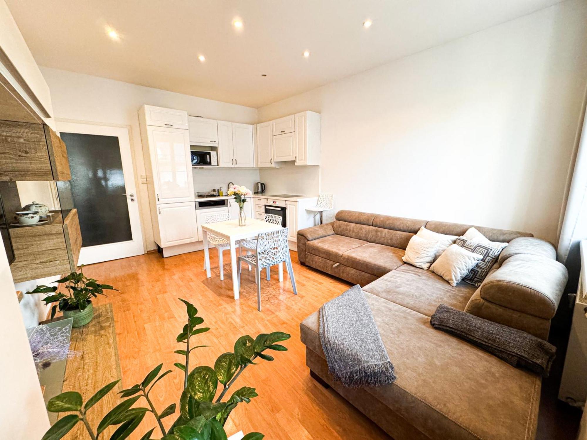 Appartamento Gorgeous Center In With Free Parking *